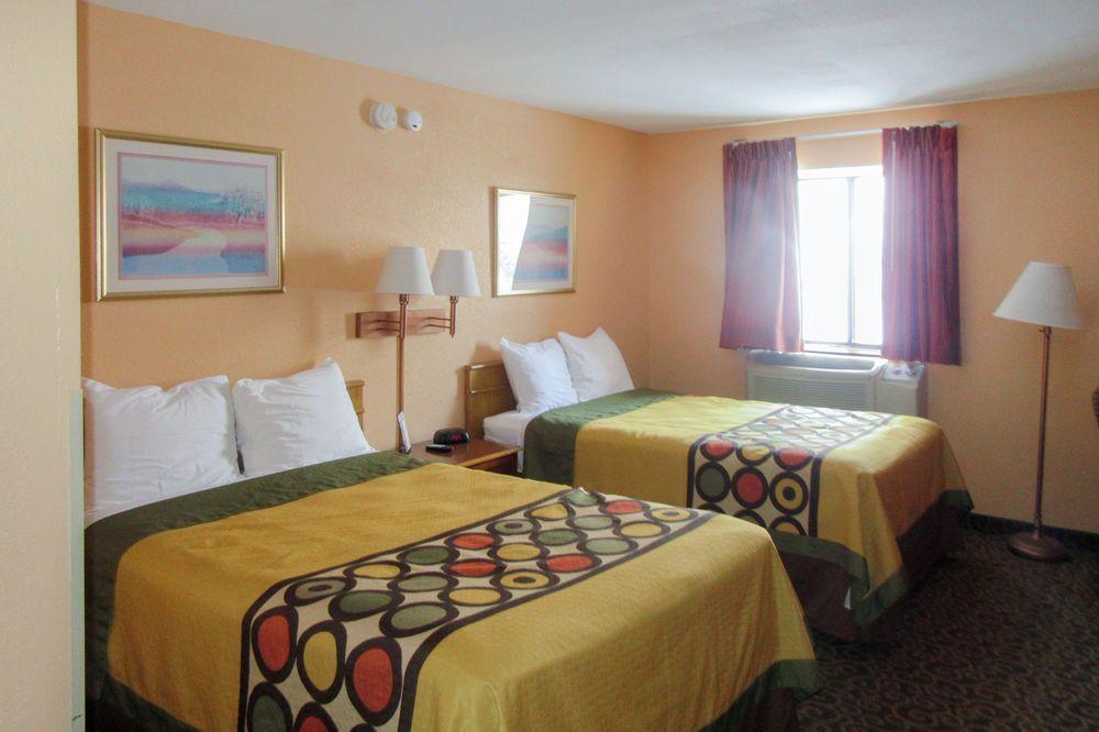 Econo Lodge Utica Eksteriør billede