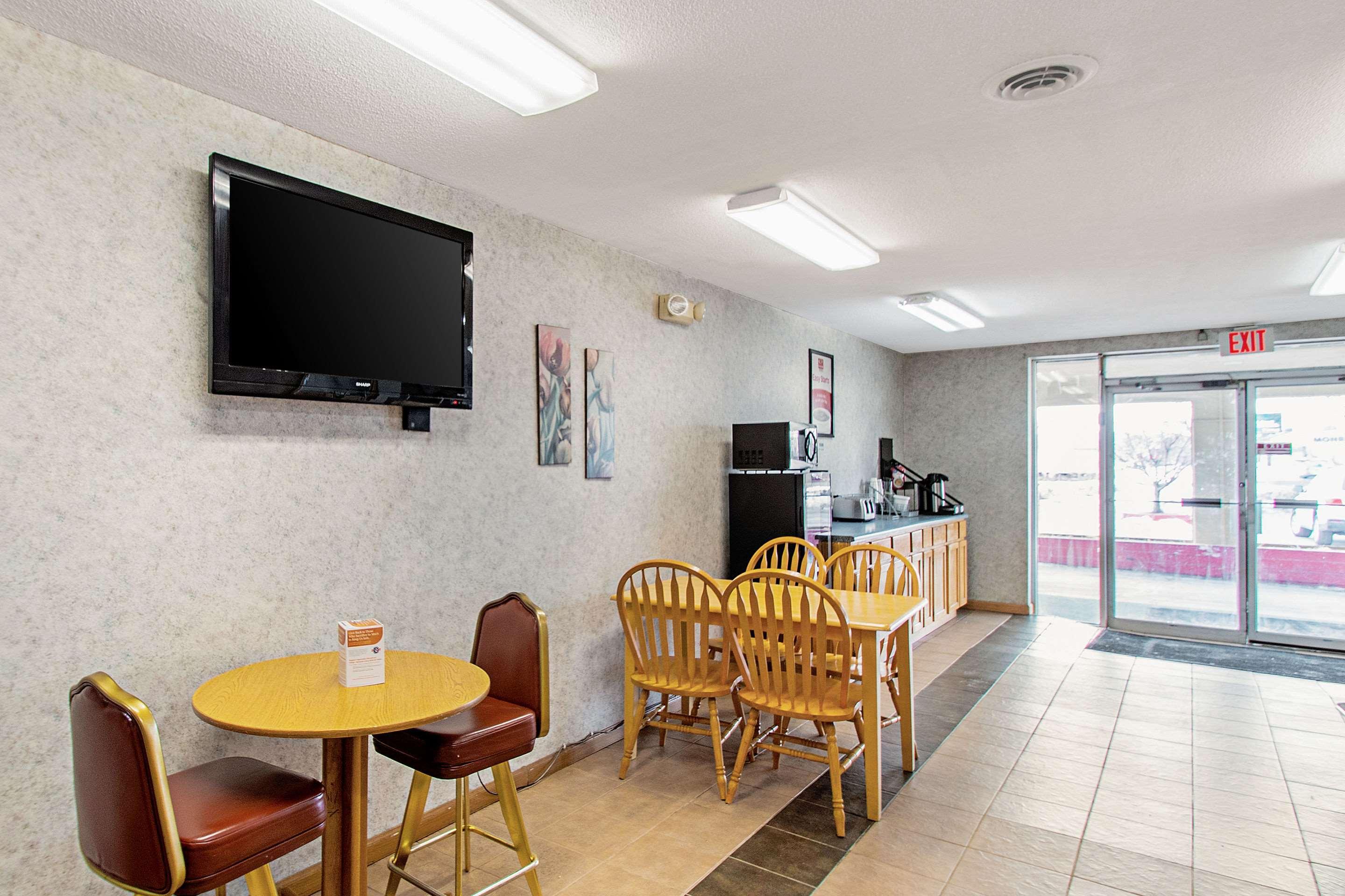 Econo Lodge Utica Eksteriør billede