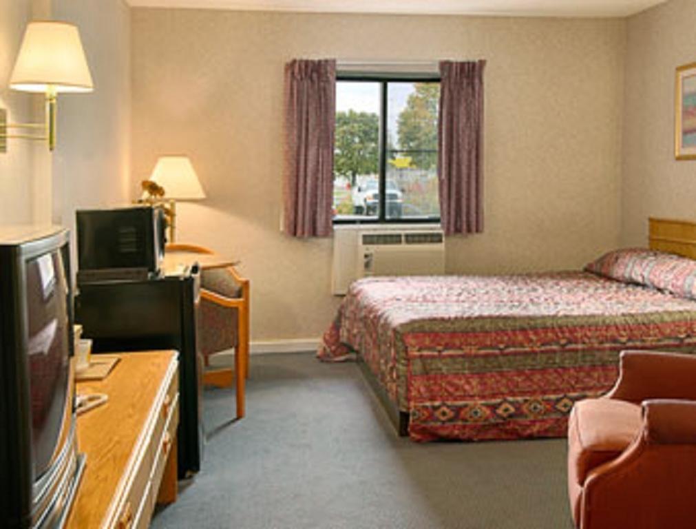 Econo Lodge Utica Eksteriør billede